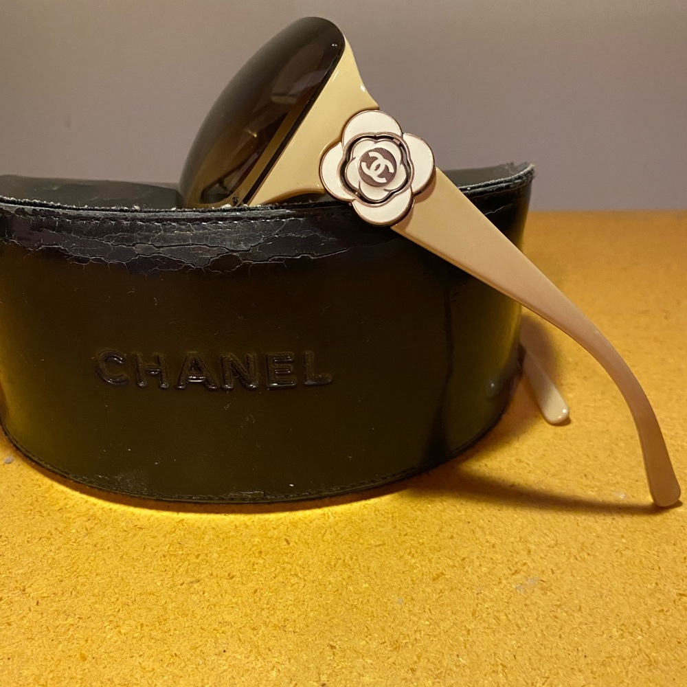 Authentic Chanel Womens Sunglasses